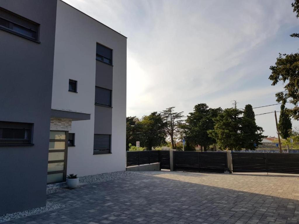 Ferienwohnung Vila Maslina-Apartman Br.4 Zadar Exterior foto